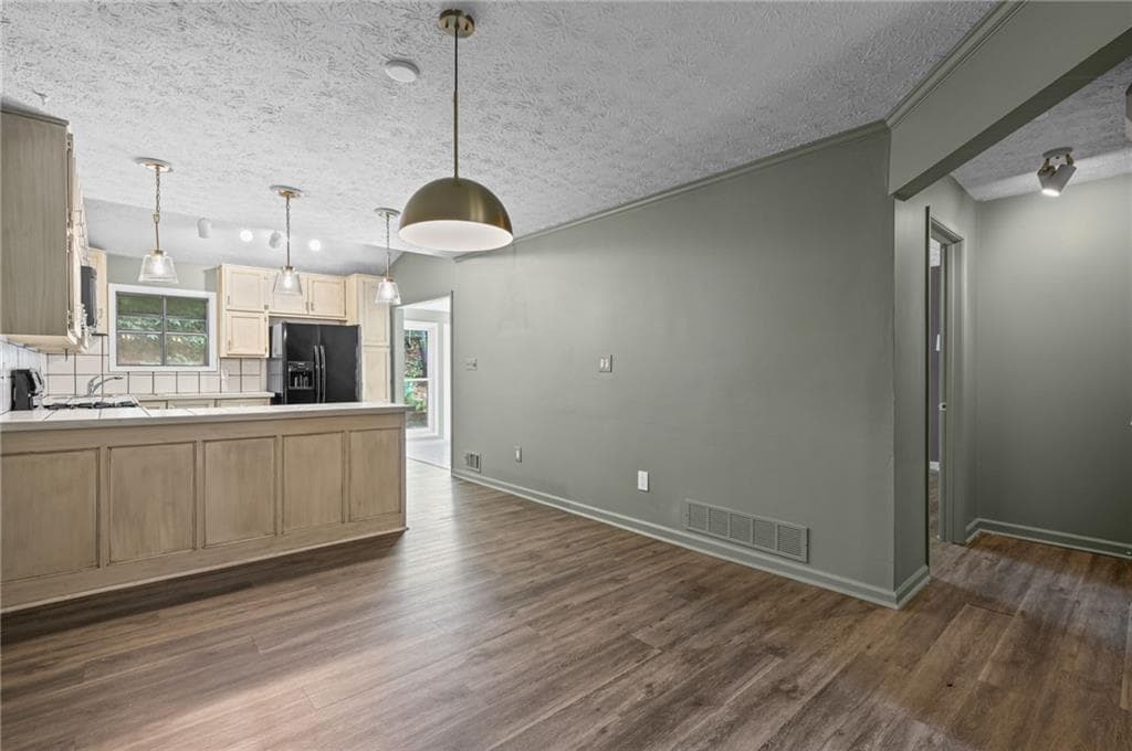 3 bedroom, 3 bathroom, 1,980 sq ft condominium under contract at 1831 D Youville Lane, Atlanta, GA 30341 — photo 5