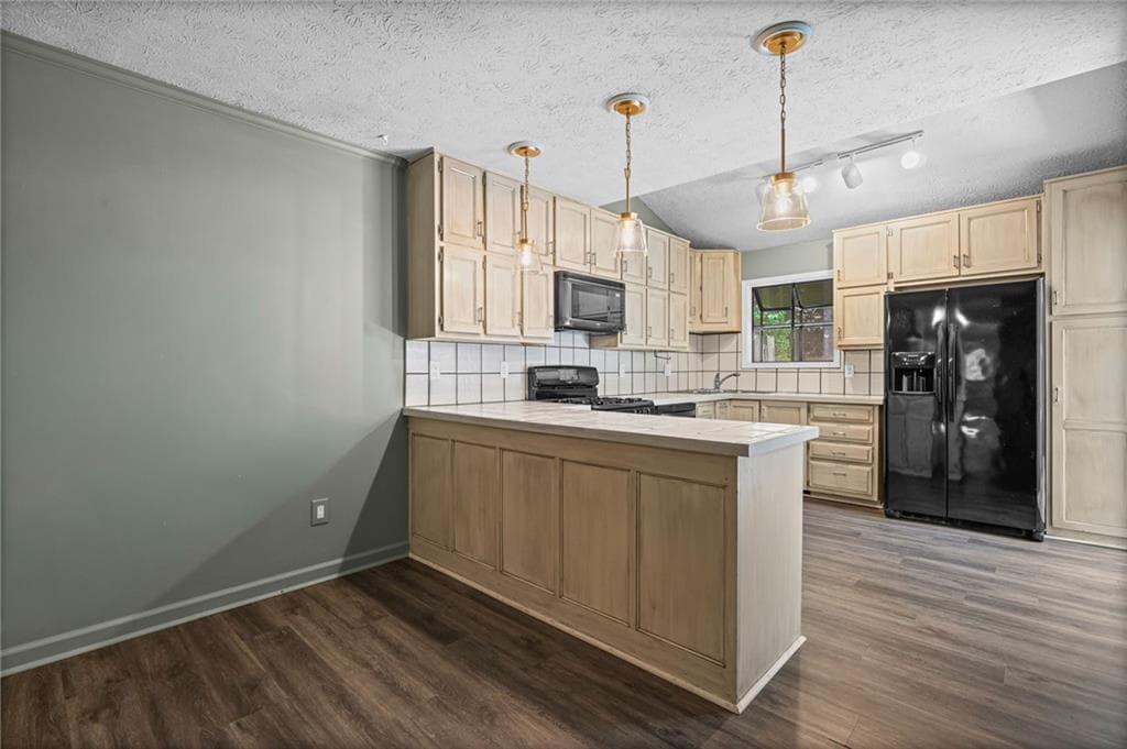 3 bedroom, 3 bathroom, 1,980 sq ft condominium under contract at 1831 D Youville Lane, Atlanta, GA 30341 — photo 7
