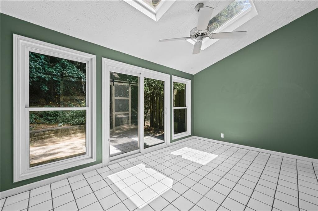 3 bedroom, 3 bathroom, 1,980 sq ft condominium under contract at 1831 D Youville Lane, Atlanta, GA 30341 — photo 9