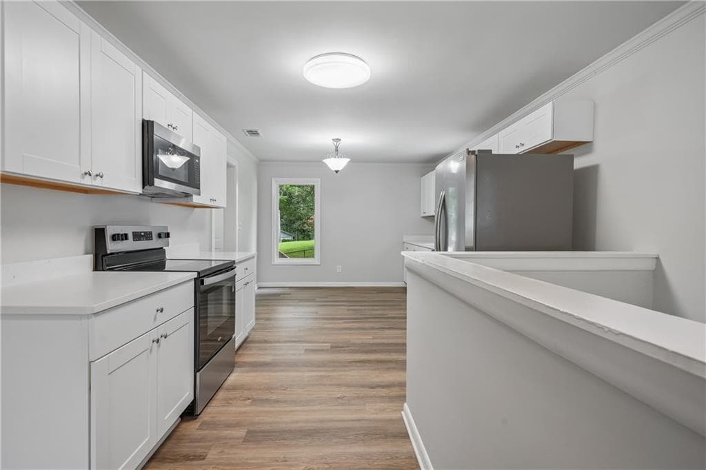 4 bedroom, 2 bathroom, 1,859 sq ft single family residence under contract at 6771 Kull Drive, Lithia Springs, GA 30122 — photo 3