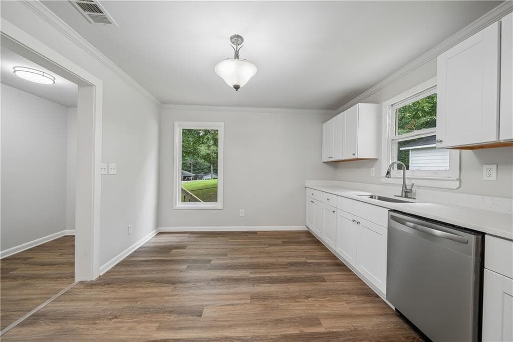 4 bedroom, 2 bathroom, 1,859 sq ft single family residence under contract at 6771 Kull Drive, Lithia Springs, GA 30122 — photo 4