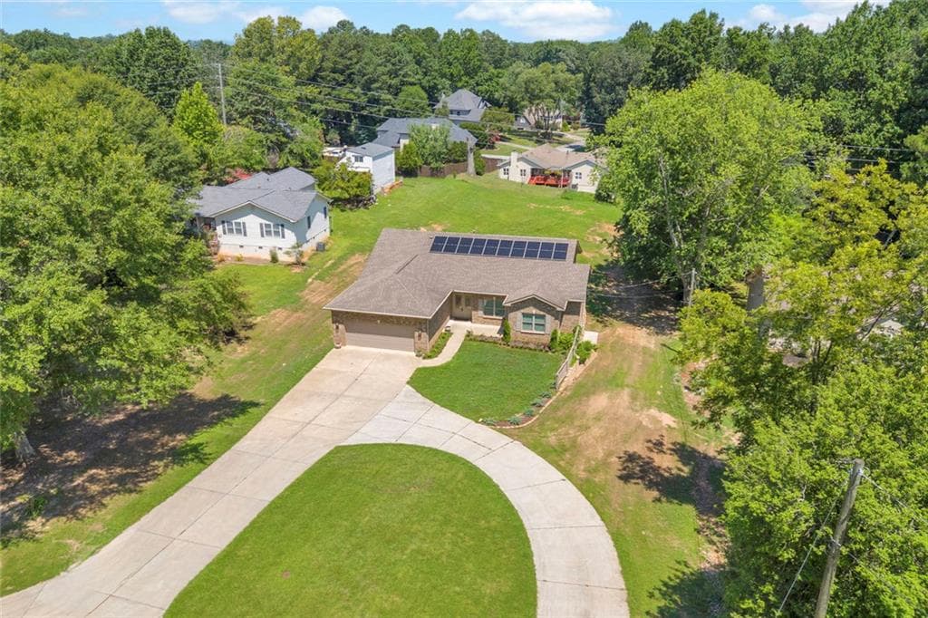 2 bedroom, 2 bathroom, 2,002 sq ft single family residence for sale at 5988 Shadburn Ferry Road, Buford, GA 30519 — photo 6