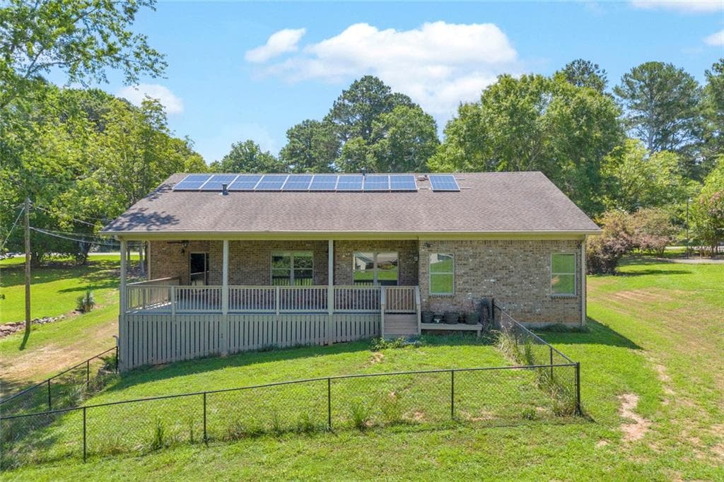 2 bedroom, 2 bathroom, 2,002 sq ft single family residence for sale at 5988 Shadburn Ferry Road, Buford, GA 30519 — photo 9