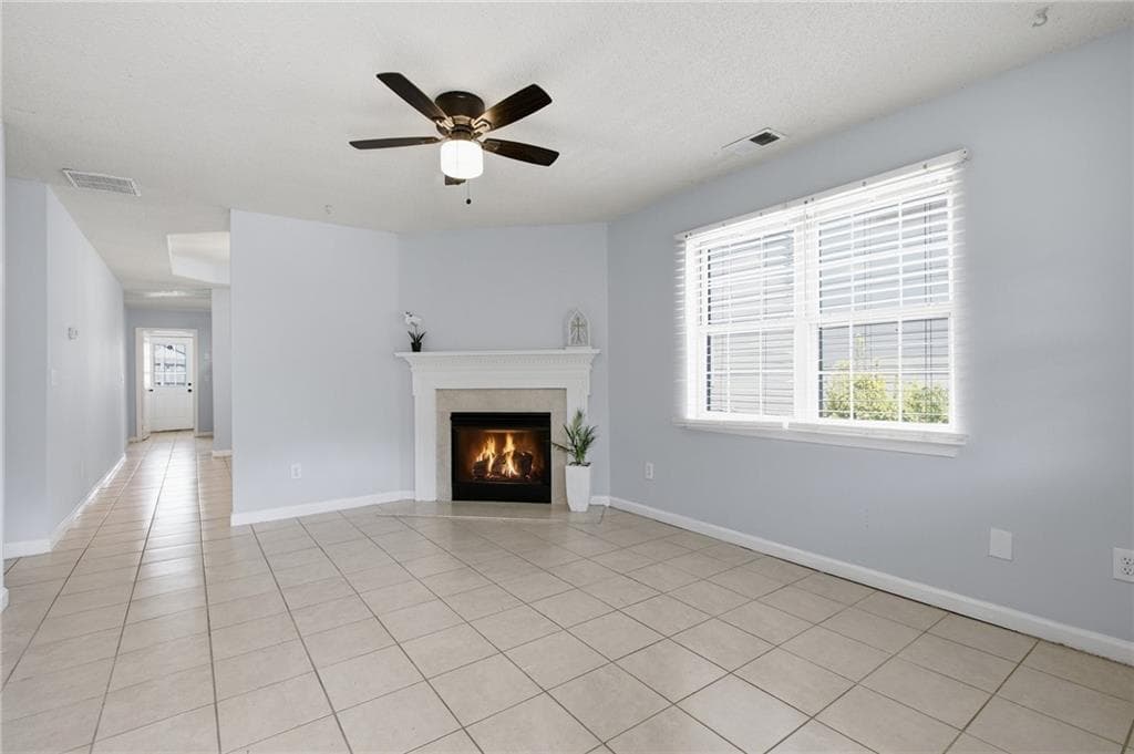 3 bedroom, 2 bathroom, 1,317 sq ft single family residence under contract at 69 Pointe North Drive, Cartersville, GA 30120 — photo 4