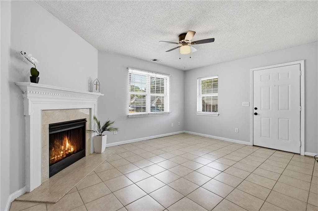 3 bedroom, 2 bathroom, 1,317 sq ft single family residence under contract at 69 Pointe North Drive, Cartersville, GA 30120 — photo 5