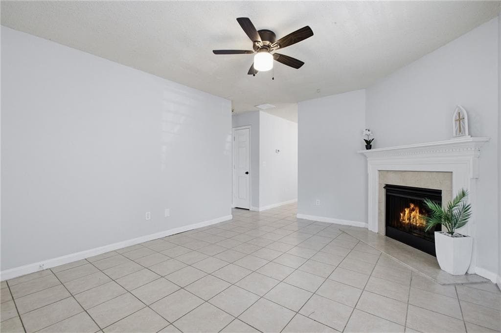 3 bedroom, 2 bathroom, 1,317 sq ft single family residence under contract at 69 Pointe North Drive, Cartersville, GA 30120 — photo 6