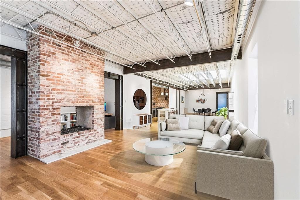 2 bedroom, 2 bathroom, 2,304 sq ft condominium under contract at 1933 Mclendon Avenue B, Atlanta, GA 30307 — photo 2