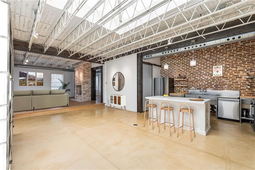 2 bedroom, 2 bathroom, 2,304 sq ft condominium under contract at 1933 Mclendon Avenue B, Atlanta, GA 30307 — photo 4