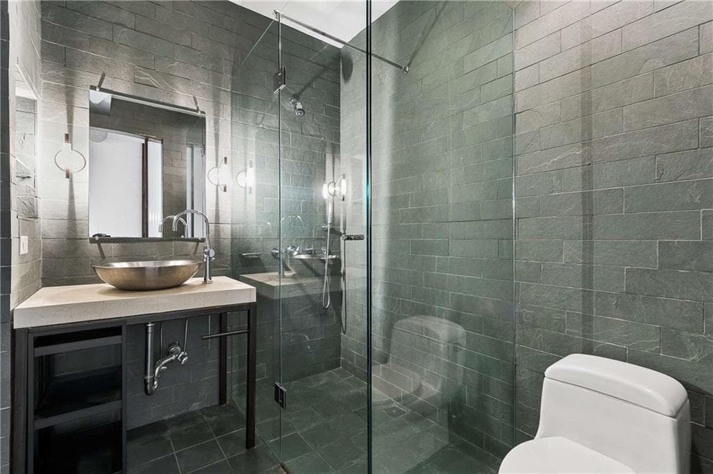 2 bedroom, 2 bathroom, 2,304 sq ft condominium under contract at 1933 Mclendon Avenue B, Atlanta, GA 30307 — photo 9