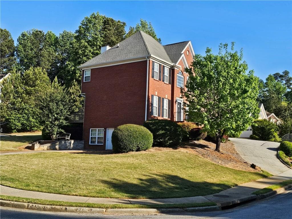 4 bedroom, 3 bathroom, 3,306 sq ft single family residence for sale at 1595 Saint Julian Street, Suwanee, GA 30024 — photo 2