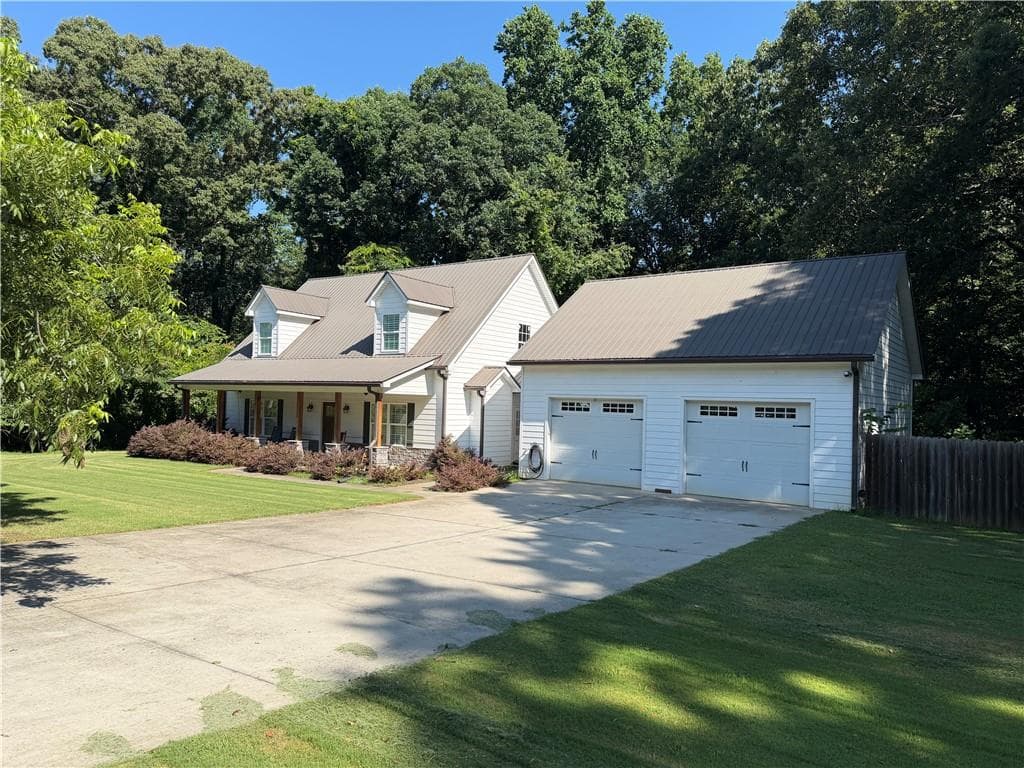 3 bedroom, 3 bathroom, 1,880 sq ft single family residence for sale at 2400 Buford Dam Road, Buford, GA 30518 — photo 2