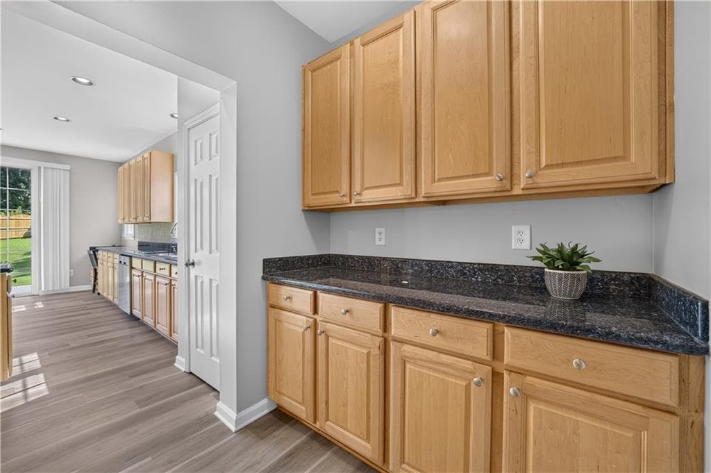 5 bedroom, 4 bathroom, 2,586 sq ft single family residence under contract at 2635 Niblick Way, Duluth, GA 30097 — photo 8