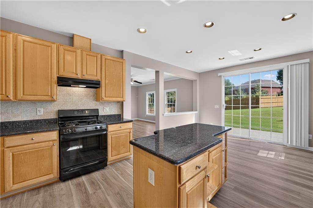 5 bedroom, 4 bathroom, 2,586 sq ft single family residence under contract at 2635 Niblick Way, Duluth, GA 30097 — photo 10