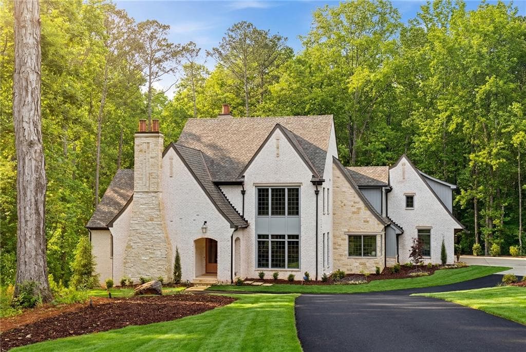 6 bedroom, 8 bathroom, 7,133 sq ft single family residence under contract at 15560 Freemanville Road, Milton, GA 30004 — photo 4