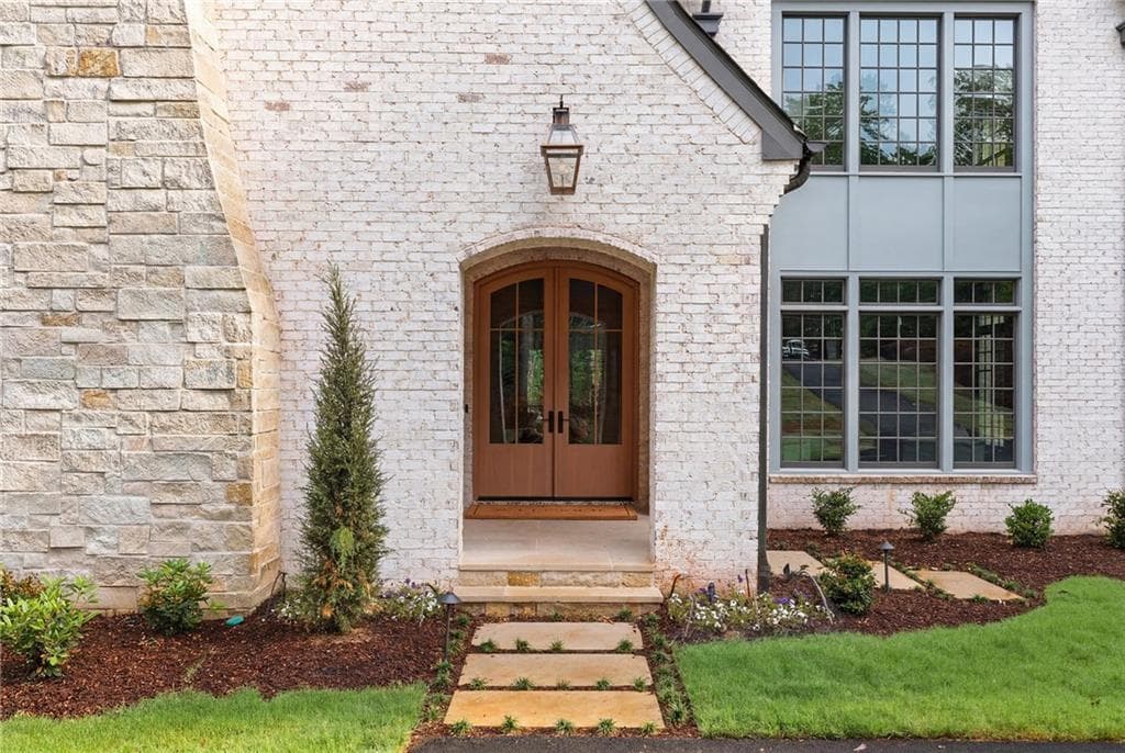 6 bedroom, 8 bathroom, 7,133 sq ft single family residence under contract at 15560 Freemanville Road, Milton, GA 30004 — photo 5