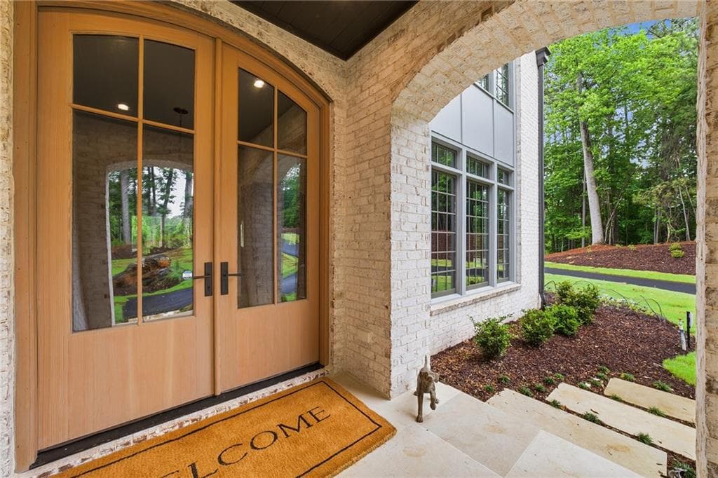 6 bedroom, 8 bathroom, 7,133 sq ft single family residence under contract at 15560 Freemanville Road, Milton, GA 30004 — photo 6