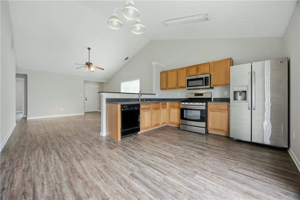 3 bedroom, 2 bathroom, 1,298 sq ft single family residence for rent at 1002 Pine Isle Court, Buford, GA 30518 for $2,100 a month — photo 4