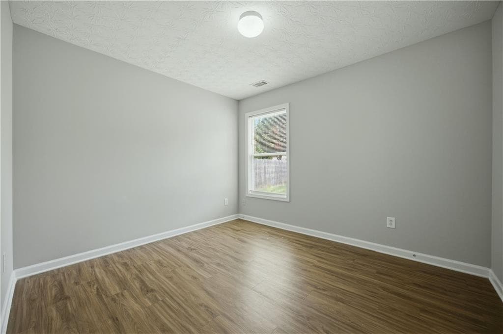3 bedroom, 2 bathroom, 1,298 sq ft single family residence for rent at 1002 Pine Isle Court, Buford, GA 30518 for $2,100 a month — photo 5