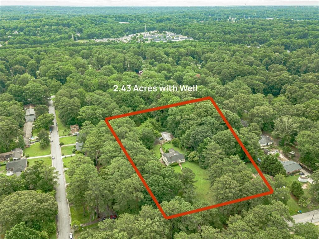 4 bedroom, 2 bathroom, 1,920 sq ft single family residence for sale at 1940 Fairburn Road, Atlanta, GA 30331