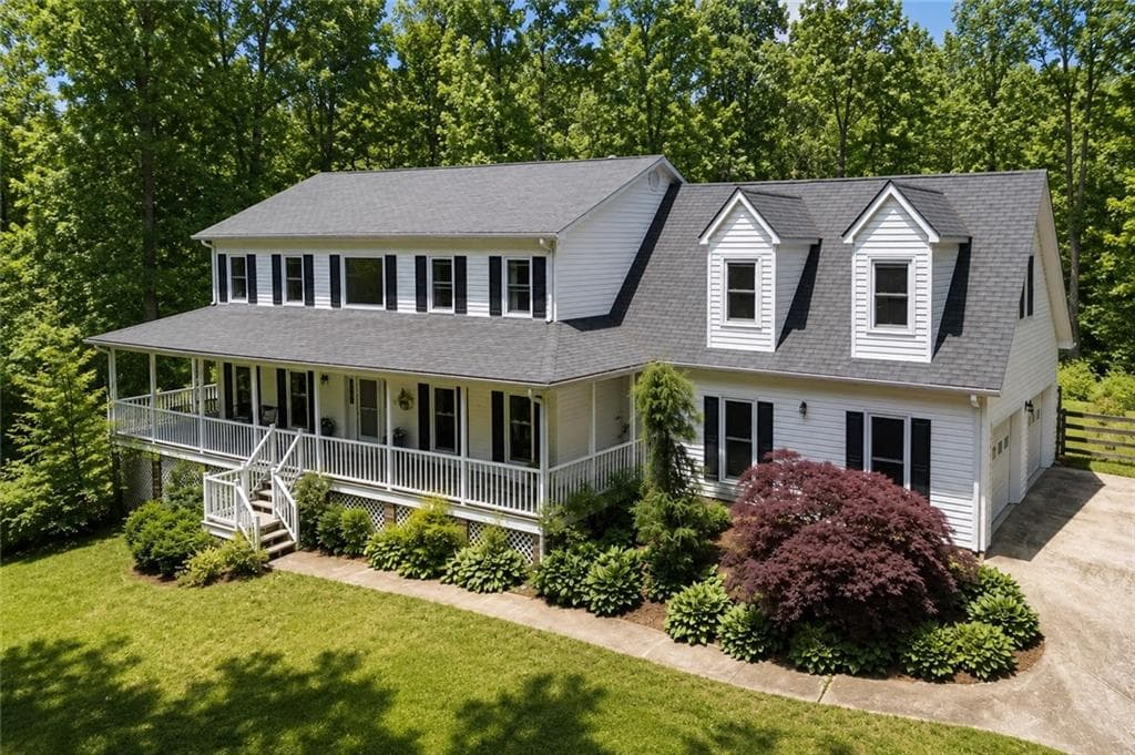 5 bedroom, 4 bathroom, 4,614 sq ft single family residence under contract at 483 Martinique Trace, Canton, GA 30115