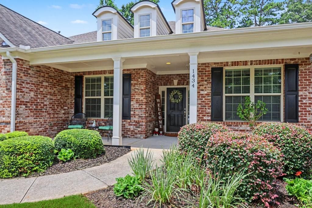 4 bedroom, 4 bathroom, 3,068 sq ft single family residence for sale at 1434 Highland Wood Court, Auburn, GA 30011 — photo 4