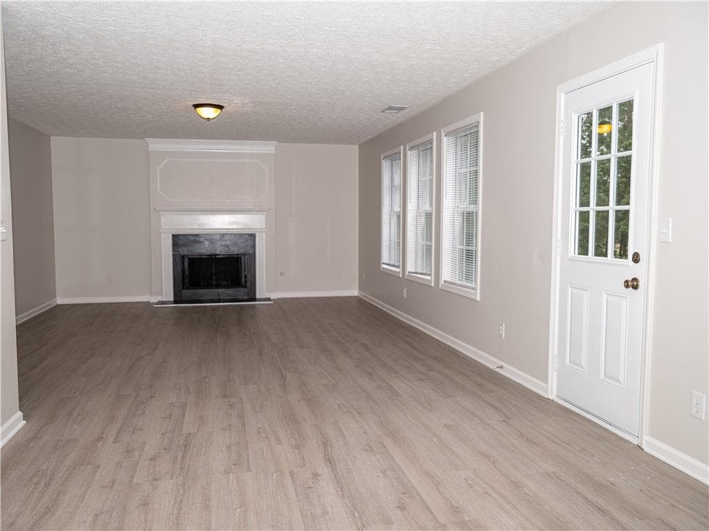 5 bedroom, 3 bathroom, 3,449 sq ft single family residence for sale at 1860 Pinehurst View Drive, Grayson, GA 30017 — photo 7