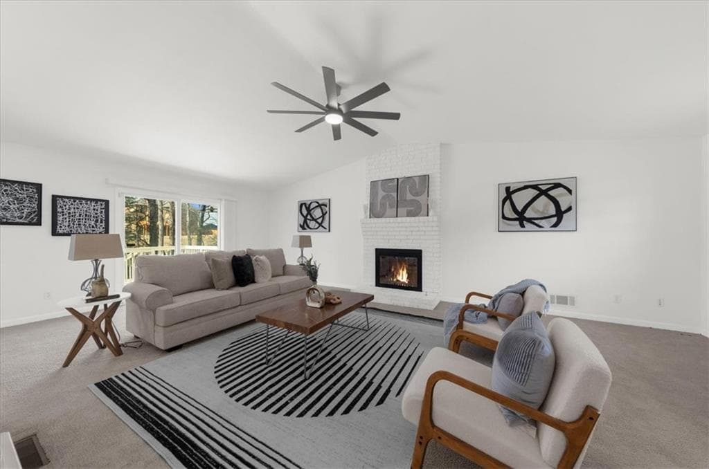 3 bedroom, 2 bathroom, 1,812 sq ft single family residence for sale at 3381 Ember Street, Marietta, GA 30066 — photo 3