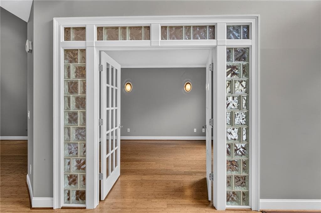 4 bedroom, 3 bathroom, 2,510 sq ft single family residence for sale at 6010 Georgetown Park Drive, Norcross, GA 30071 — photo 4