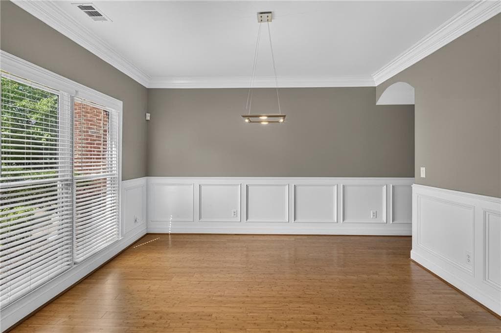 4 bedroom, 3 bathroom, 2,510 sq ft single family residence for sale at 6010 Georgetown Park Drive, Norcross, GA 30071 — photo 6