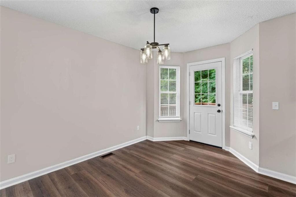 3 bedroom, 3 bathroom, 1,524 sq ft single family residence for sale at 18 Farmington Drive, Temple, GA 30179 — photo 3