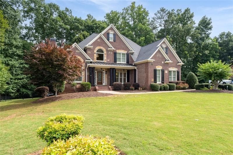 6 bedroom, 5 bathroom, 5,572 sq ft single family residence under contract at 2139 Golden Morning Court, Kennesaw, GA 30152 — photo 2