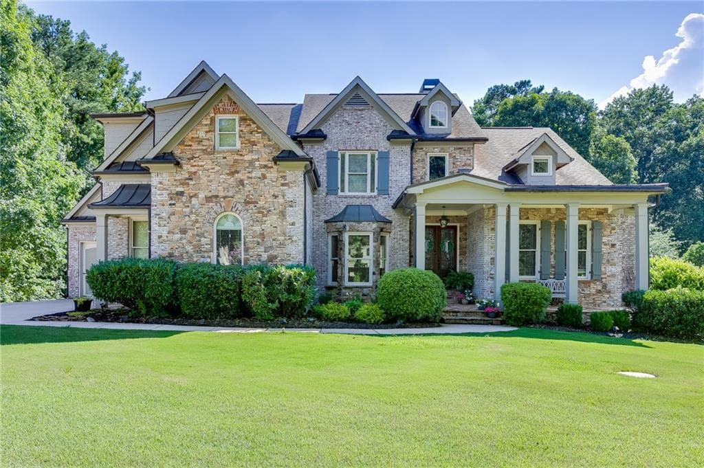 6 bedroom, 6 bathroom, 6,287 sq ft single family residence for sale at 1373 Mountain Lake Drive, Auburn, GA 30011 — photo 2
