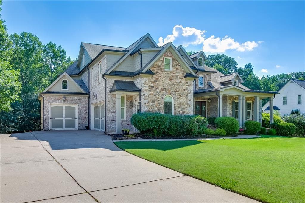 6 bedroom, 6 bathroom, 6,287 sq ft single family residence for sale at 1373 Mountain Lake Drive, Auburn, GA 30011 — photo 3
