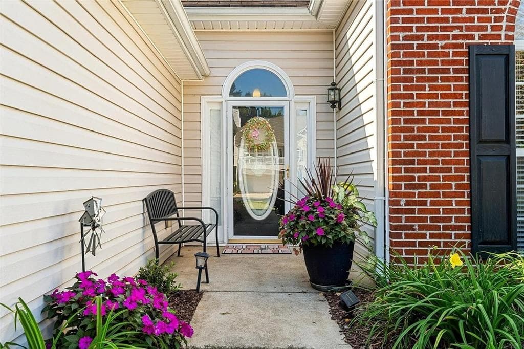 3 bedroom, 2 bathroom, 1,435 sq ft single family residence for sale at 1114 Chateau Terrace, Mcdonough, GA 30253 — photo 2