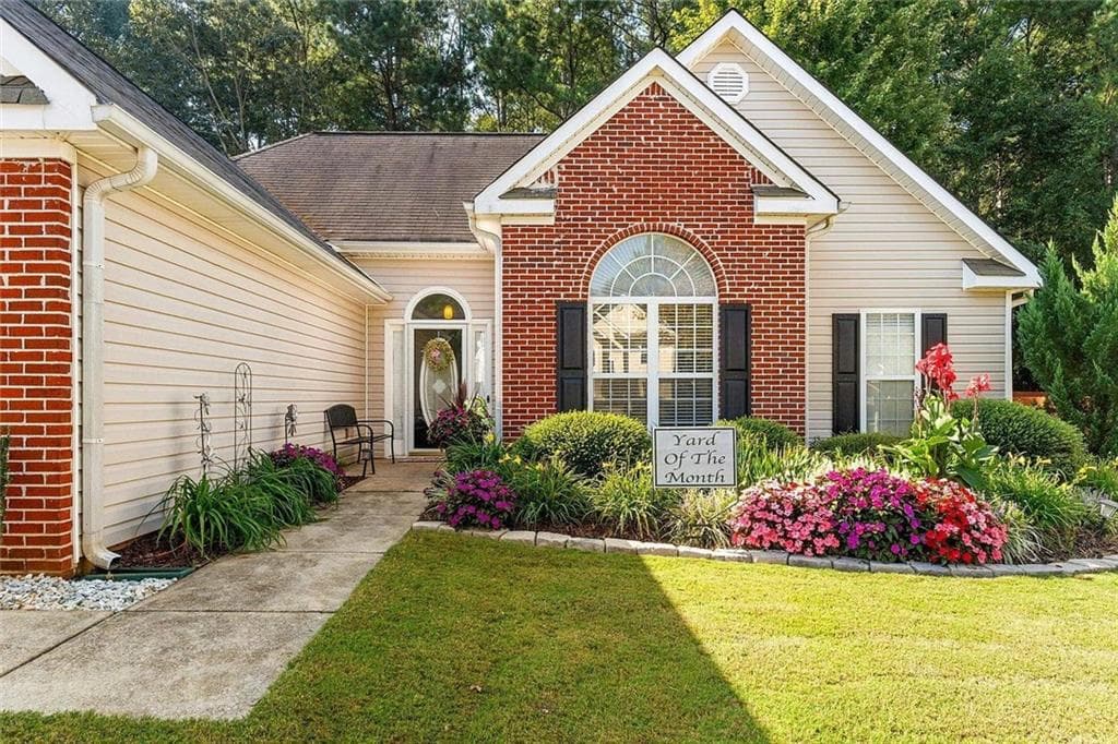 3 bedroom, 2 bathroom, 1,435 sq ft single family residence for sale at 1114 Chateau Terrace, Mcdonough, GA 30253 — photo 3
