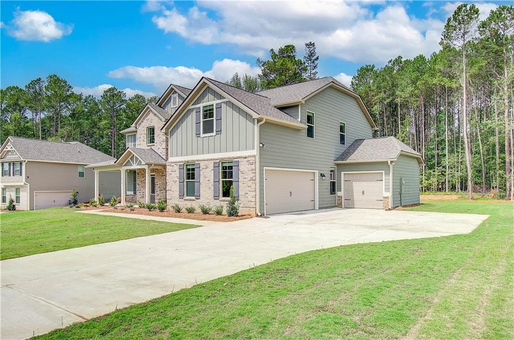 5 bedroom, 4 bathroom, 3,671 sq ft single family residence for sale at 600 Sidney Court, Stockbridge, GA 30281 — photo 2
