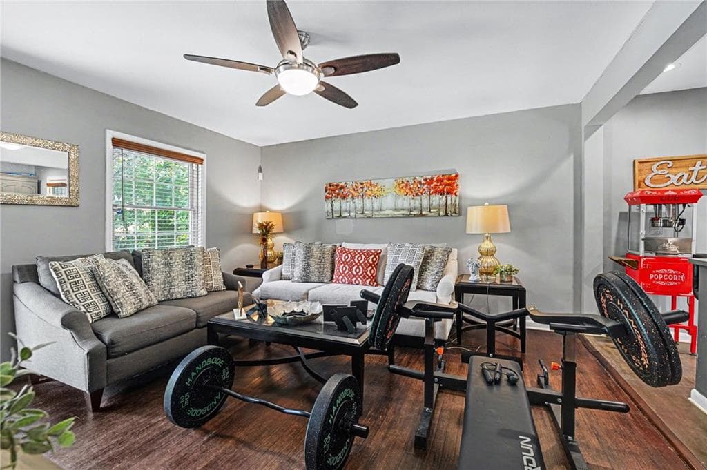 3 bedroom, 2 bathroom, 1,050 sq ft single family residence for sale at 271 Oak Drive, Atlanta, GA 30354 — photo 8