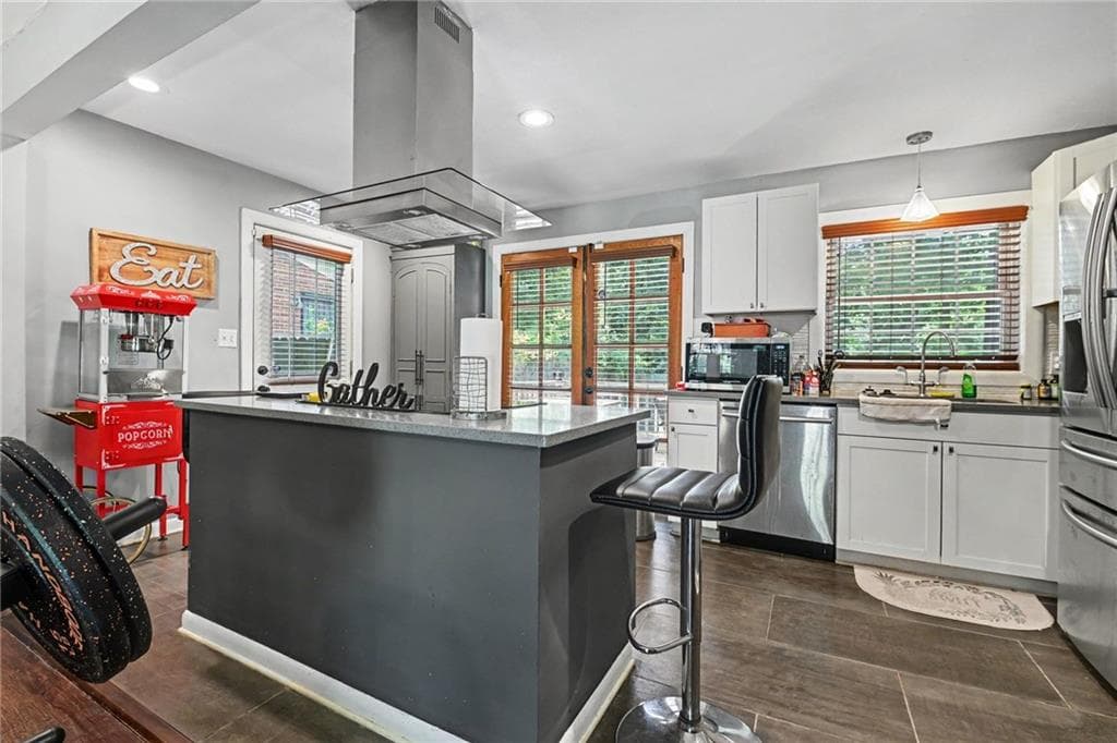 3 bedroom, 2 bathroom, 1,050 sq ft single family residence for sale at 271 Oak Drive, Atlanta, GA 30354 — photo 5