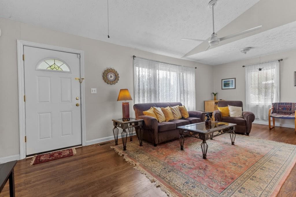 2 bedroom, 1 bathroom, 975 sq ft single family residence for sale at 4455 Florence Street, Tucker, GA 30084 — photo 2