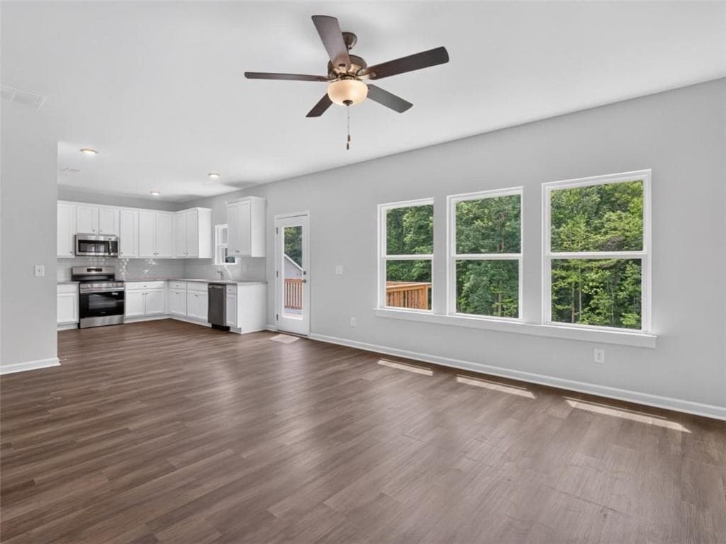 3 bedroom, 3 bathroom, 1,648 sq ft single family residence for sale at 343 Shoals Trail, Dallas, GA 30132 — photo 7