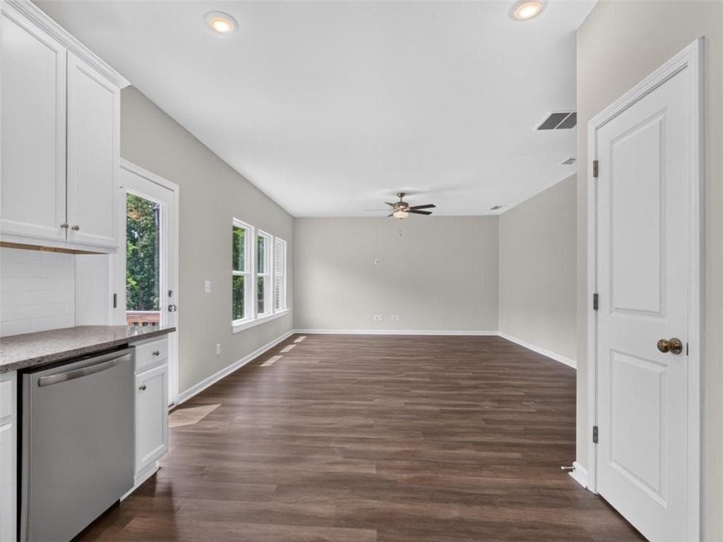 3 bedroom, 3 bathroom, 1,648 sq ft single family residence for sale at 343 Shoals Trail, Dallas, GA 30132 — photo 8