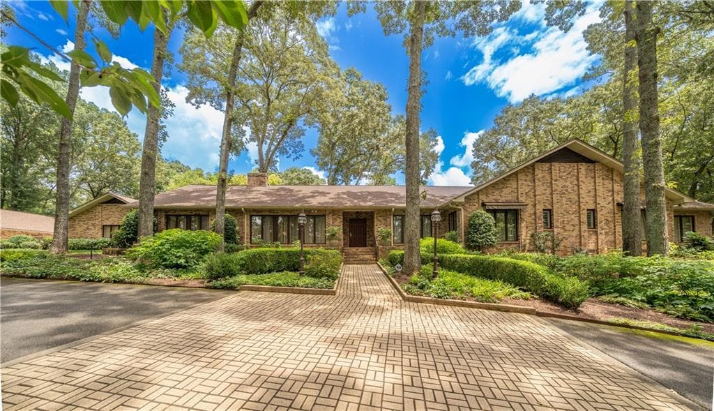6 bedroom, 12 bathroom, 12,609 sq ft single family residence for sale at 400 Terrell Drive, Cartersville, GA 30120 — photo 3
