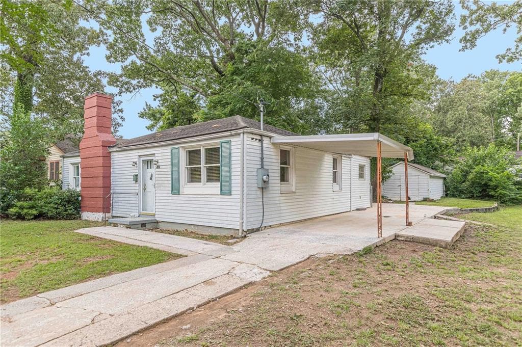 2 bedroom, 1 bathroom, 936 sq ft single family residence for sale at 542 Walnut Street, Hapeville, GA 30354