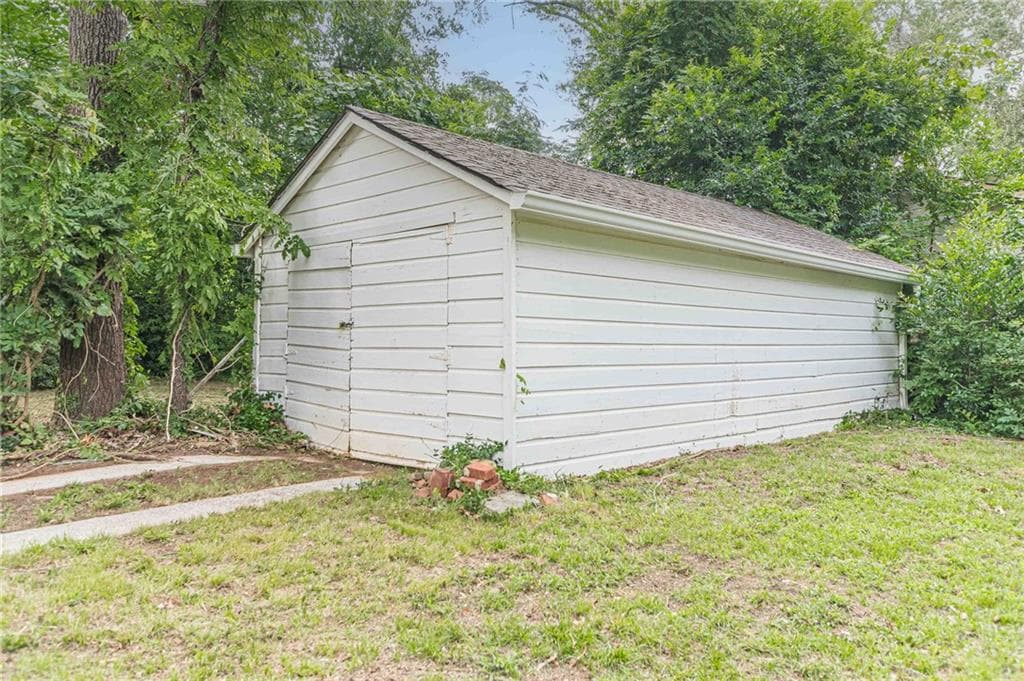 2 bedroom, 1 bathroom, 936 sq ft single family residence for sale at 542 Walnut Street, Hapeville, GA 30354 — photo 5
