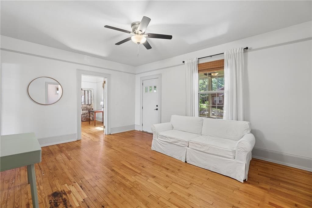 3 bedroom, 2 bathroom, 1,216 sq ft single family residence for sale at 200 S Jackson Street, Hartwell, GA 30643 — photo 7