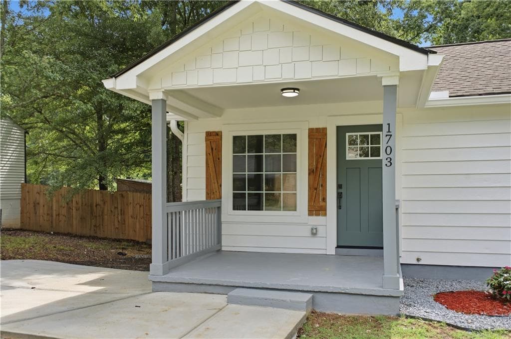 3 bedroom, 2 bathroom, 1,100 sq ft single family residence for sale at 1703 Pine Street, Marietta, GA 30060 — photo 3
