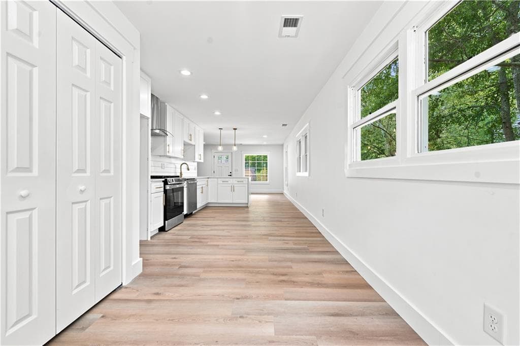 3 bedroom, 2 bathroom, 1,100 sq ft single family residence for sale at 1703 Pine Street, Marietta, GA 30060 — photo 8