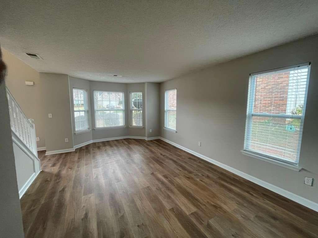 4 bedroom, 3 bathroom single family residence for rent at 408 Canoga Court, Mcdonough, GA 30253 for $2,695 a month — photo 3
