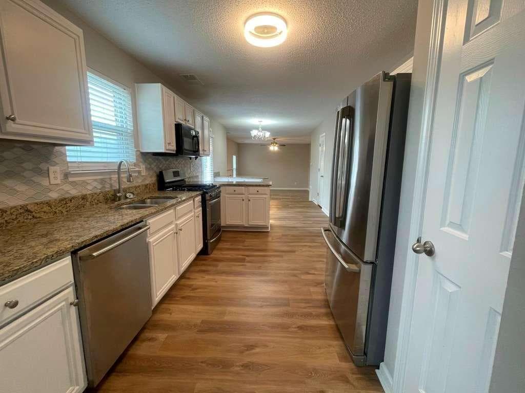 4 bedroom, 3 bathroom single family residence for rent at 408 Canoga Court, Mcdonough, GA 30253 for $2,695 a month — photo 8