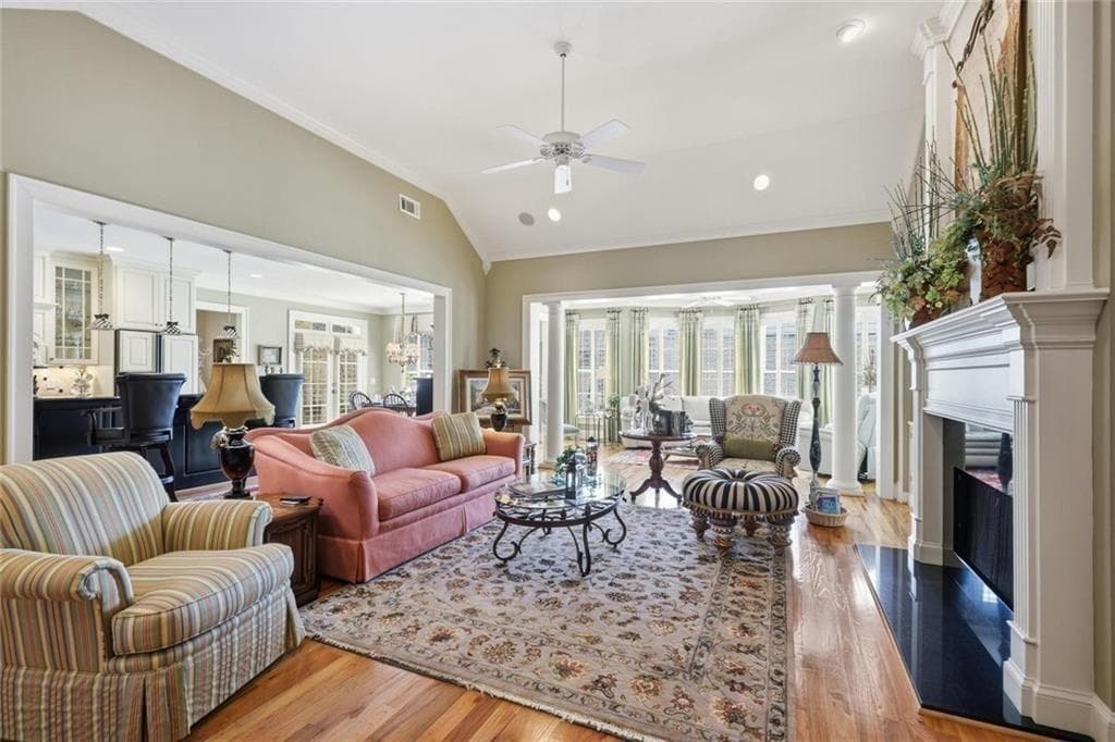 3 bedroom, 4 bathroom, 4,855 sq ft single family residence under contract at 807 Village Greene, Marietta, GA 30064 — photo 6